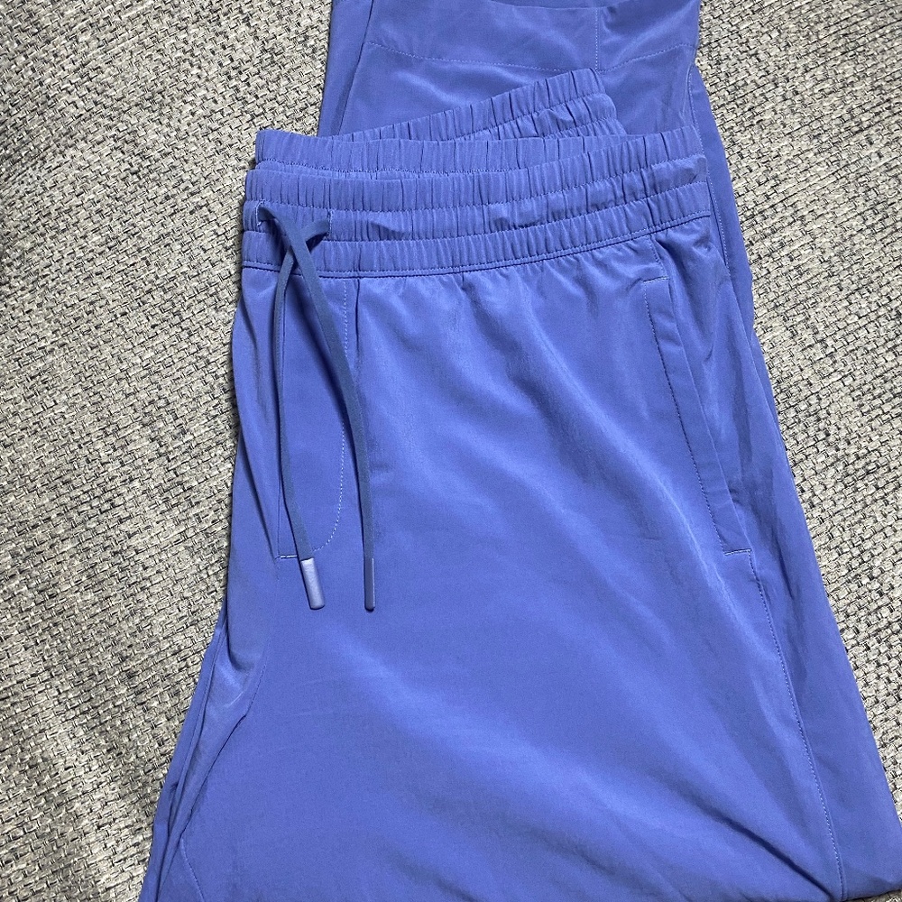 Periwinkle Athleta capris - Picture 8 of 8